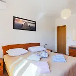 Gorgeous Apartment In Vrboska With Kitchen