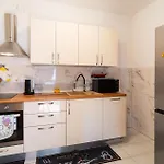 Gorgeous Apartment In Vrboska With Kitchen